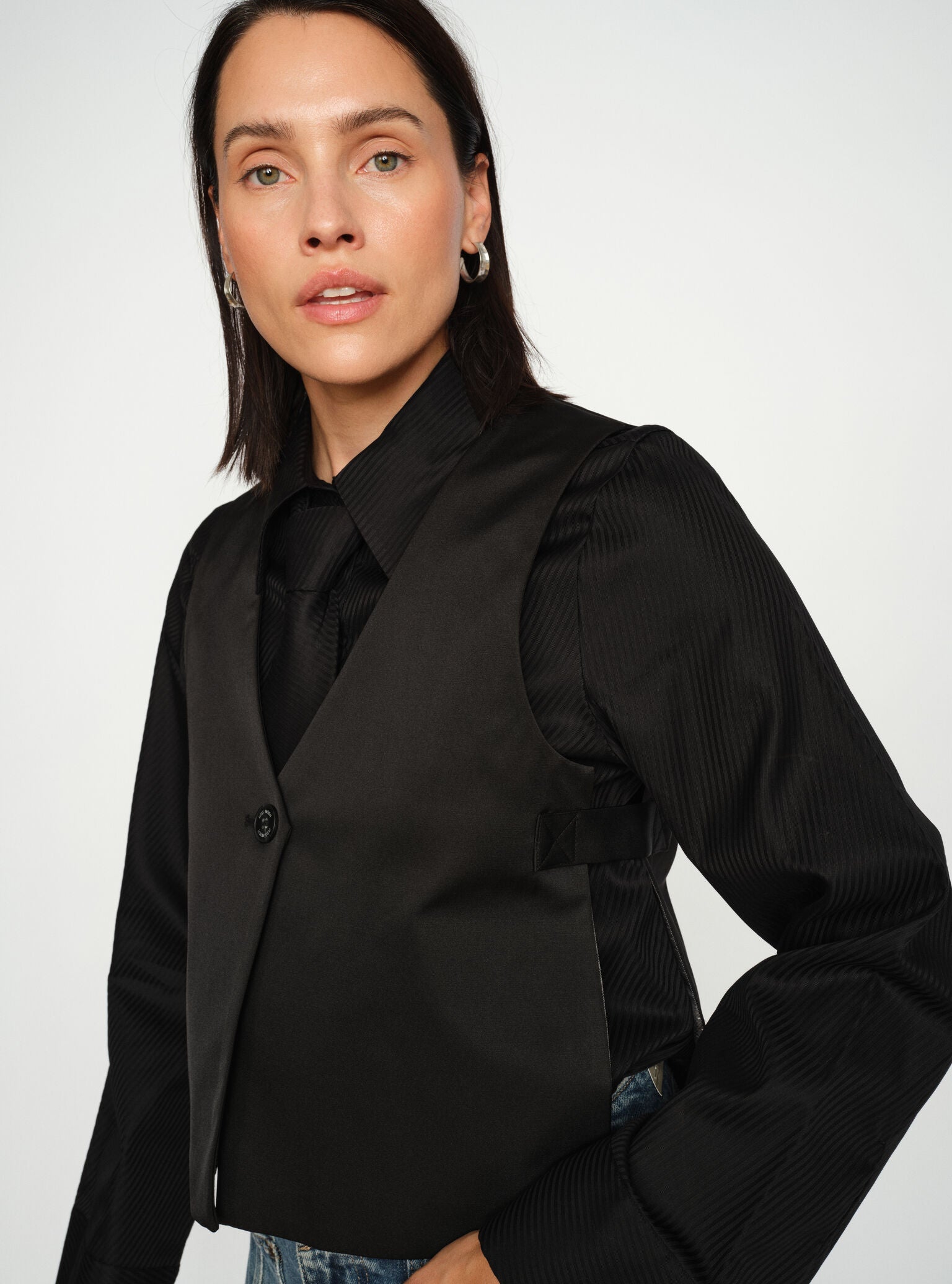 Modelshot / Black / Detail